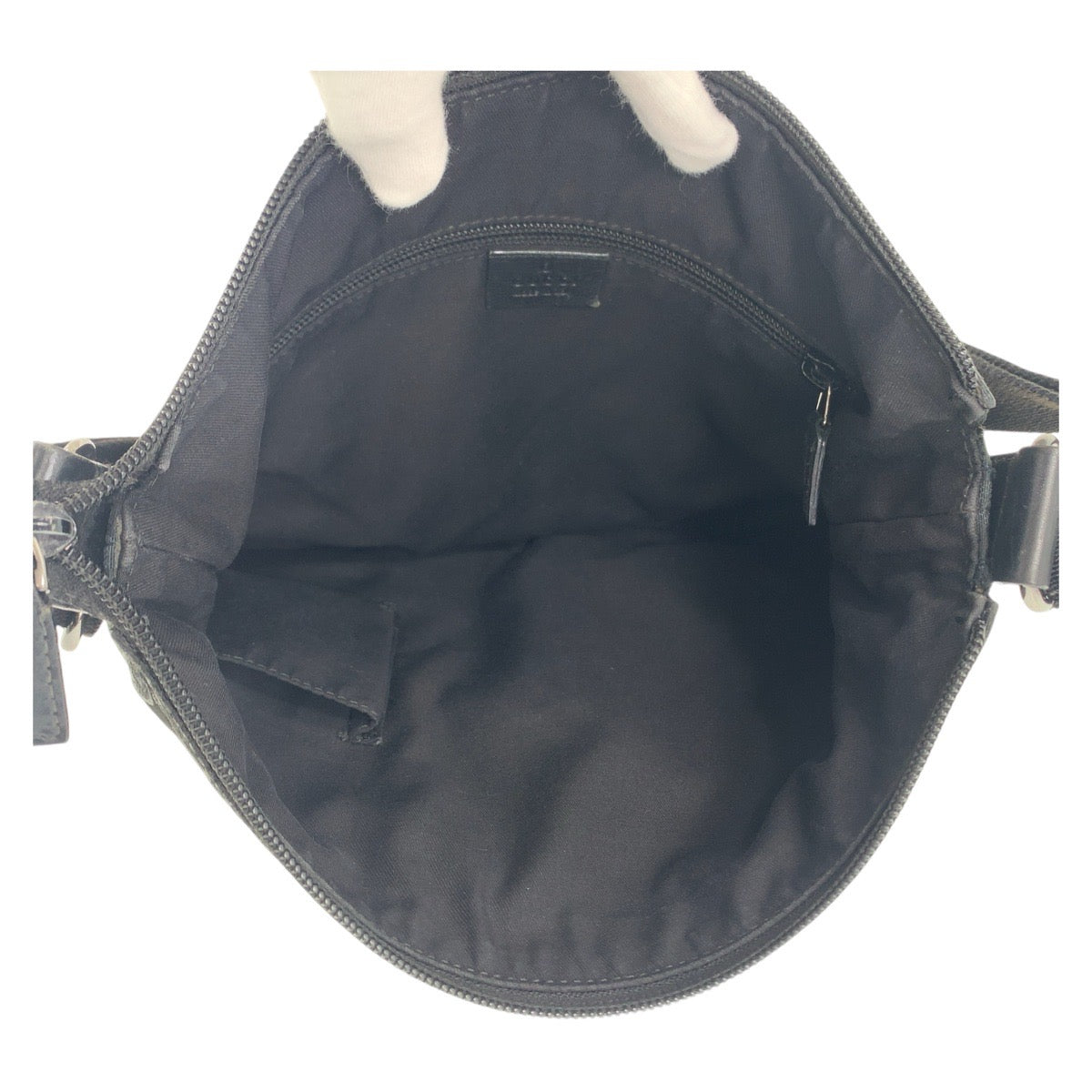 12199
GUCCI グッチ ブラック シルバー金具 GGキャンバス / レザー 145857 斜め掛け ショルダーバッグ ポシェット  レディース