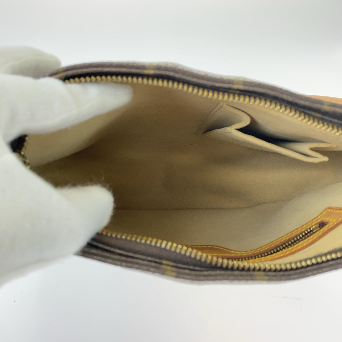 12122
LOUIS VUITTON ルイヴィトン モノグラム ルーピングMM ブラウン ベージュ ゴールド金具 PVC / レザー M51146 ショルダーバッグ  レディース