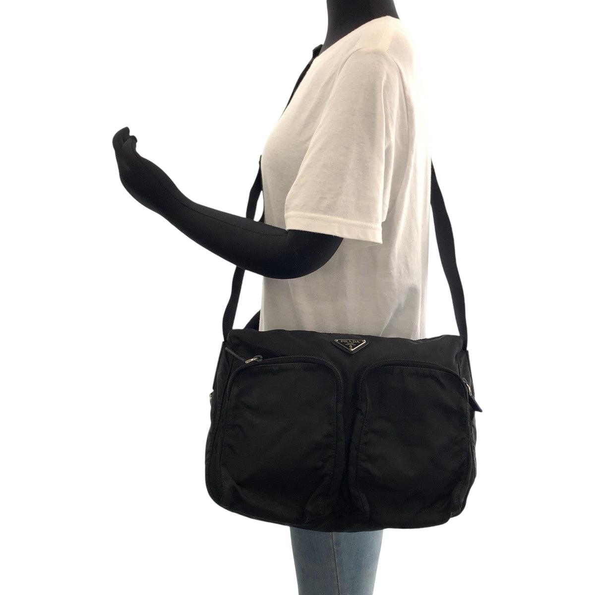 12062
PRADA プラダ テスート 三角ロゴプレート 男女兼用 ブラック 黒 シルバー金具 ナイロン ショルダーバッグ メッセンジャーバッグ  メンズ