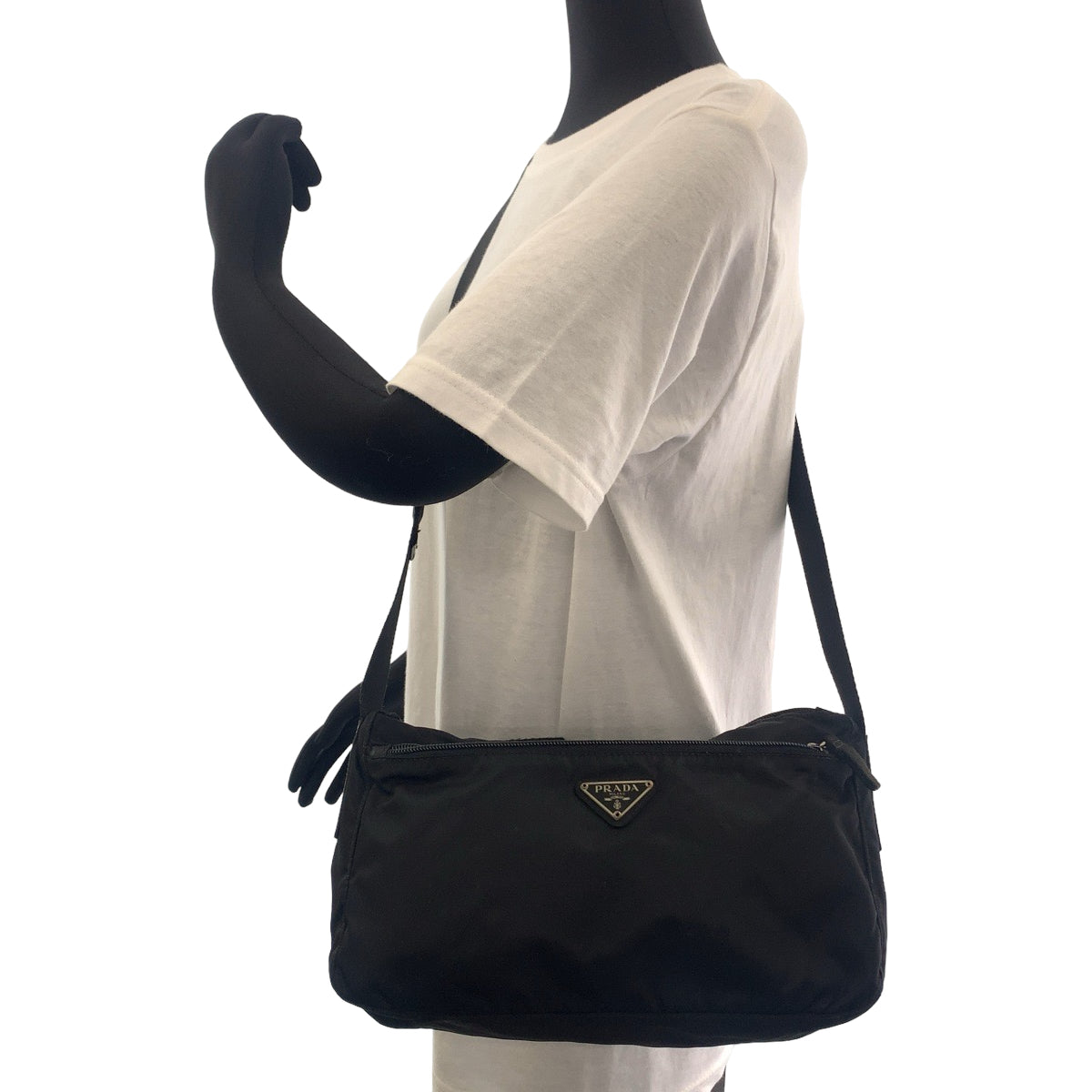 112061
PRADA プラダ テスート 三角ロゴプレート ブラック 黒 シルバー金具 ナイロン B10140 斜め掛け ショルダーバッグ ポシェット  レディース