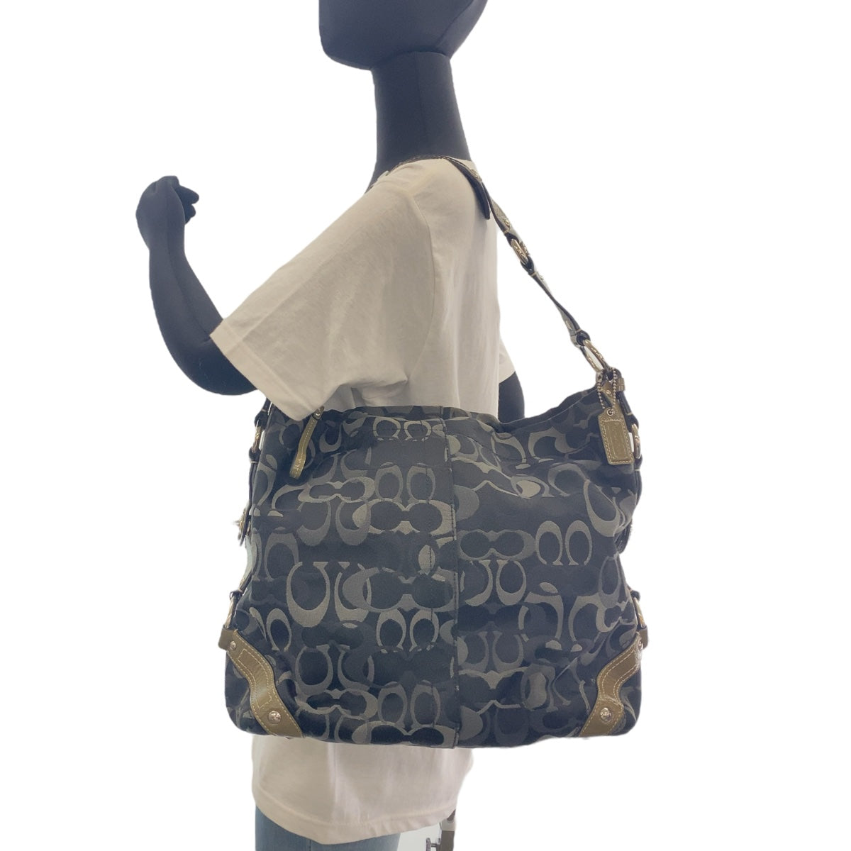 COACH コーチ シグネチャー ブラック 黒 カーキ シルバー金具 キャンバス / レザー ショルダーバッグ  レディース