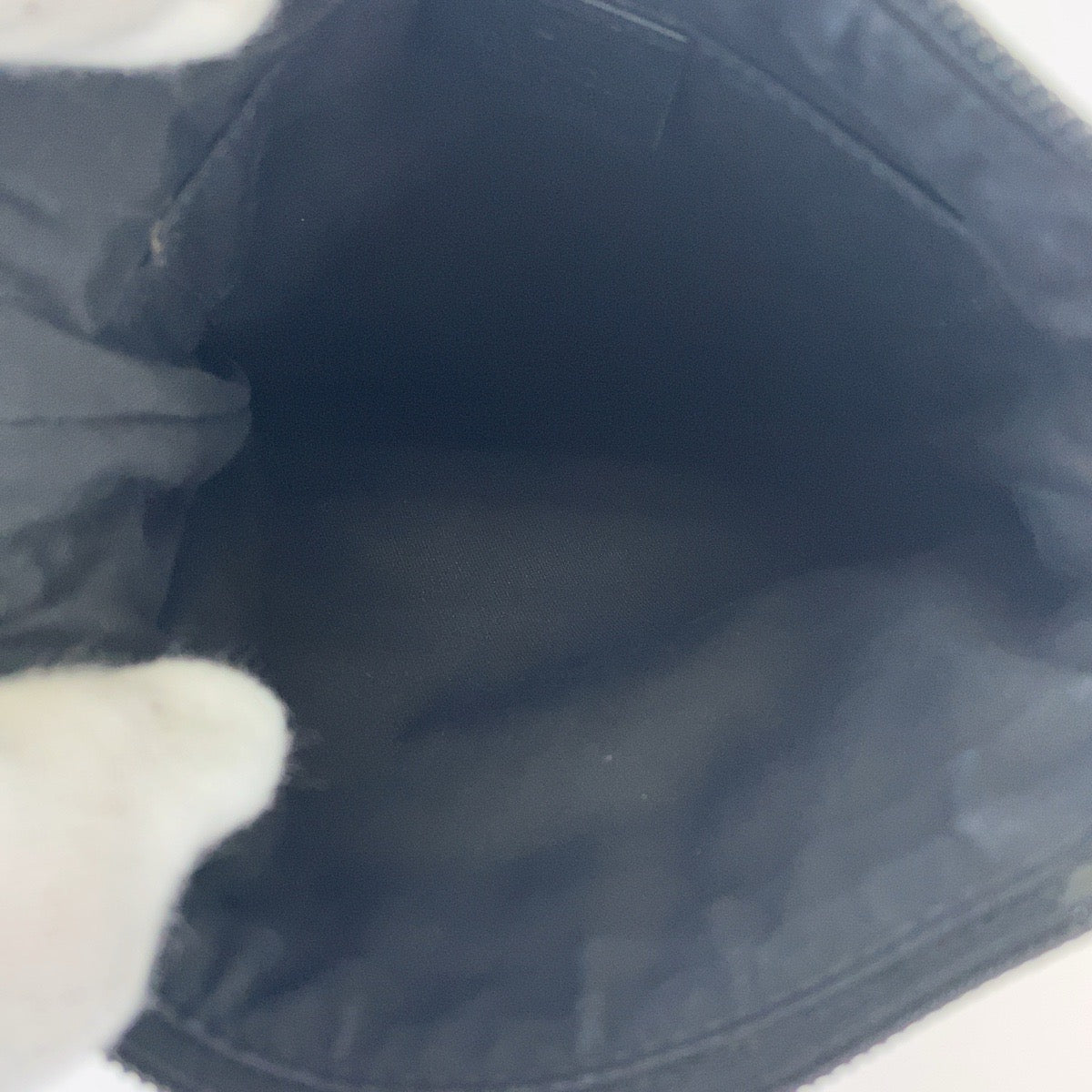 12349
GUCCI グッチ ブラック 黒 シルバー金具 GGキャンバス 147671 斜め掛け ショルダーバッグ メッセンジャーバッグ  レディース
