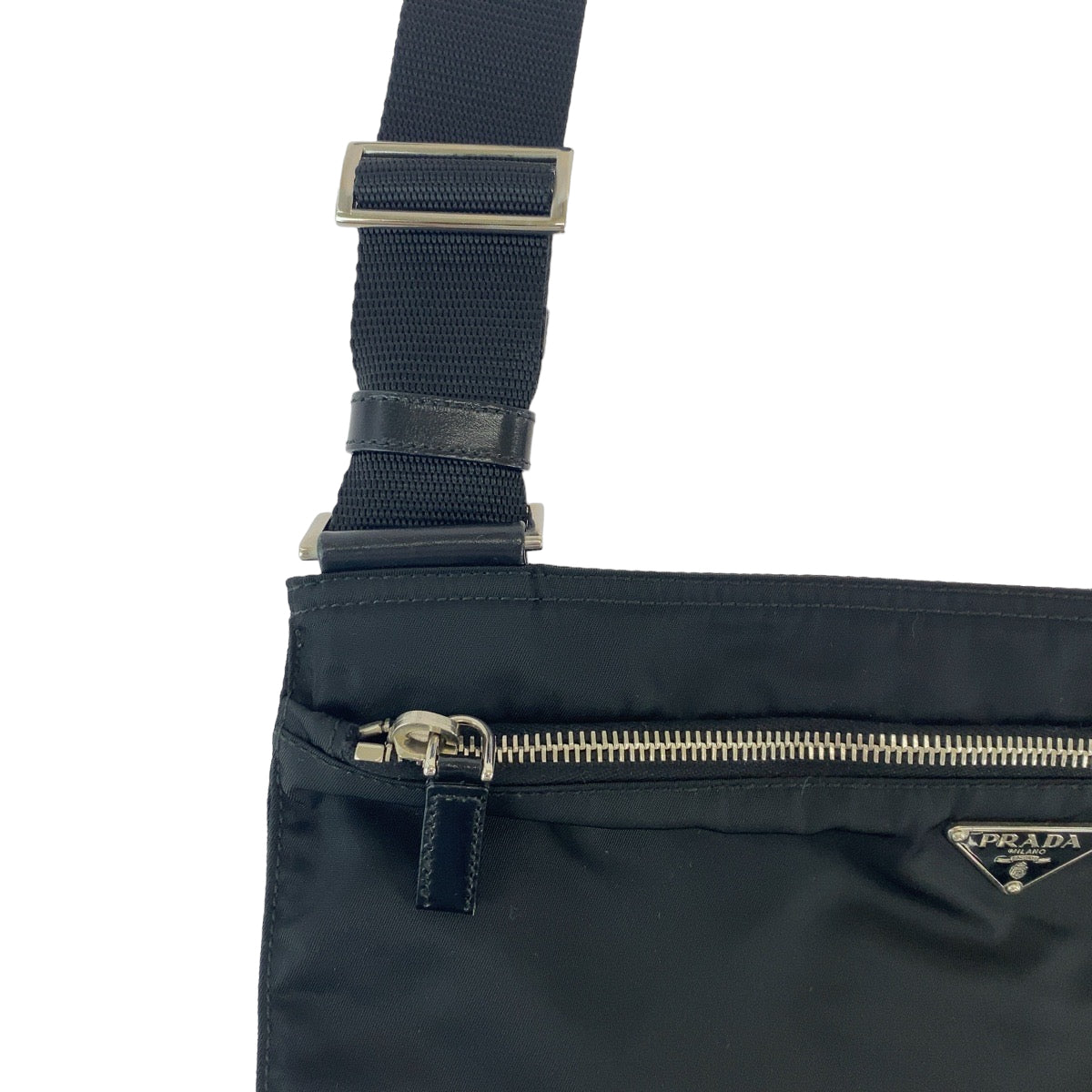 12025
PRADA プラダ テスート 三角ロゴプレート 男女兼用 ブラック 黒 シルバー金具 ナイロン B10140 斜め掛け ショルダーバッグ サコッシュ  メンズ