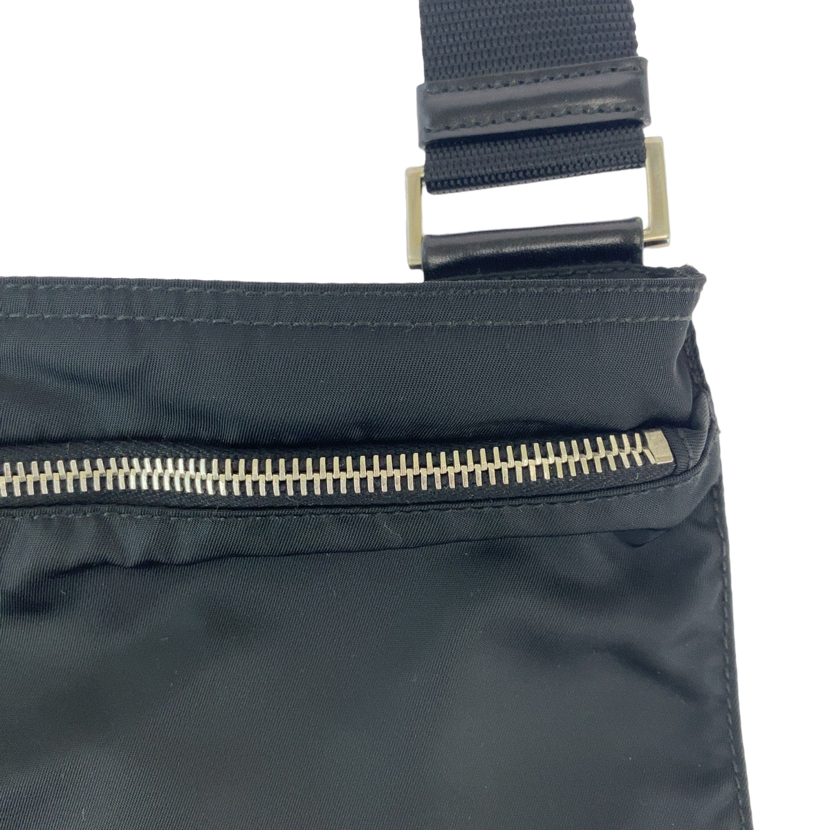 12025
PRADA プラダ テスート 三角ロゴプレート 男女兼用 ブラック 黒 シルバー金具 ナイロン B10140 斜め掛け ショルダーバッグ サコッシュ  メンズ