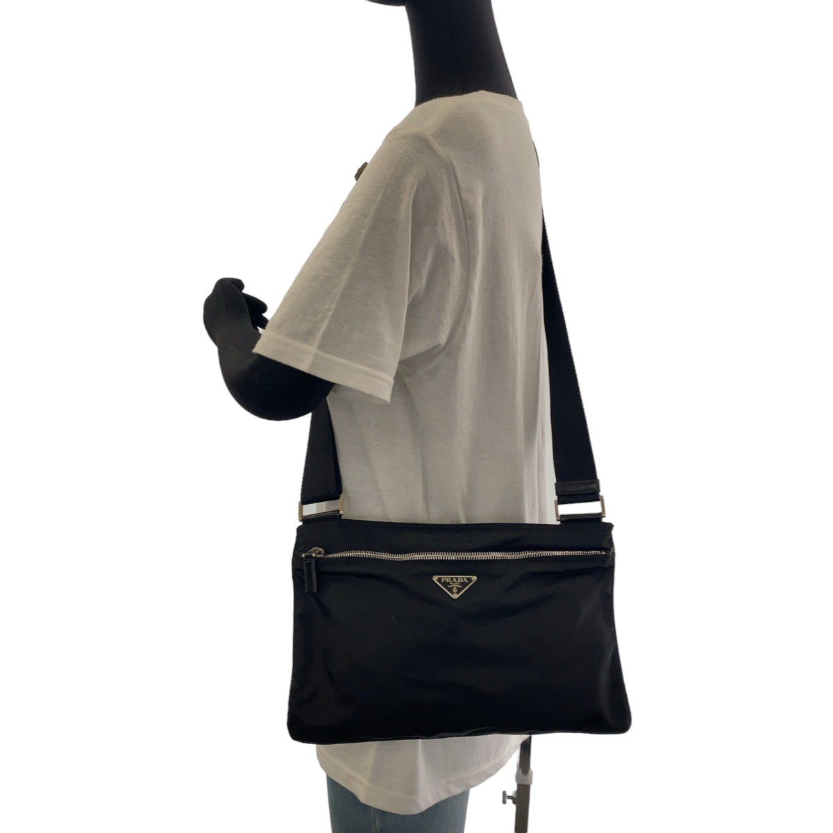 12025
PRADA プラダ テスート 三角ロゴプレート 男女兼用 ブラック 黒 シルバー金具 ナイロン B10140 斜め掛け ショルダーバッグ サコッシュ  メンズ