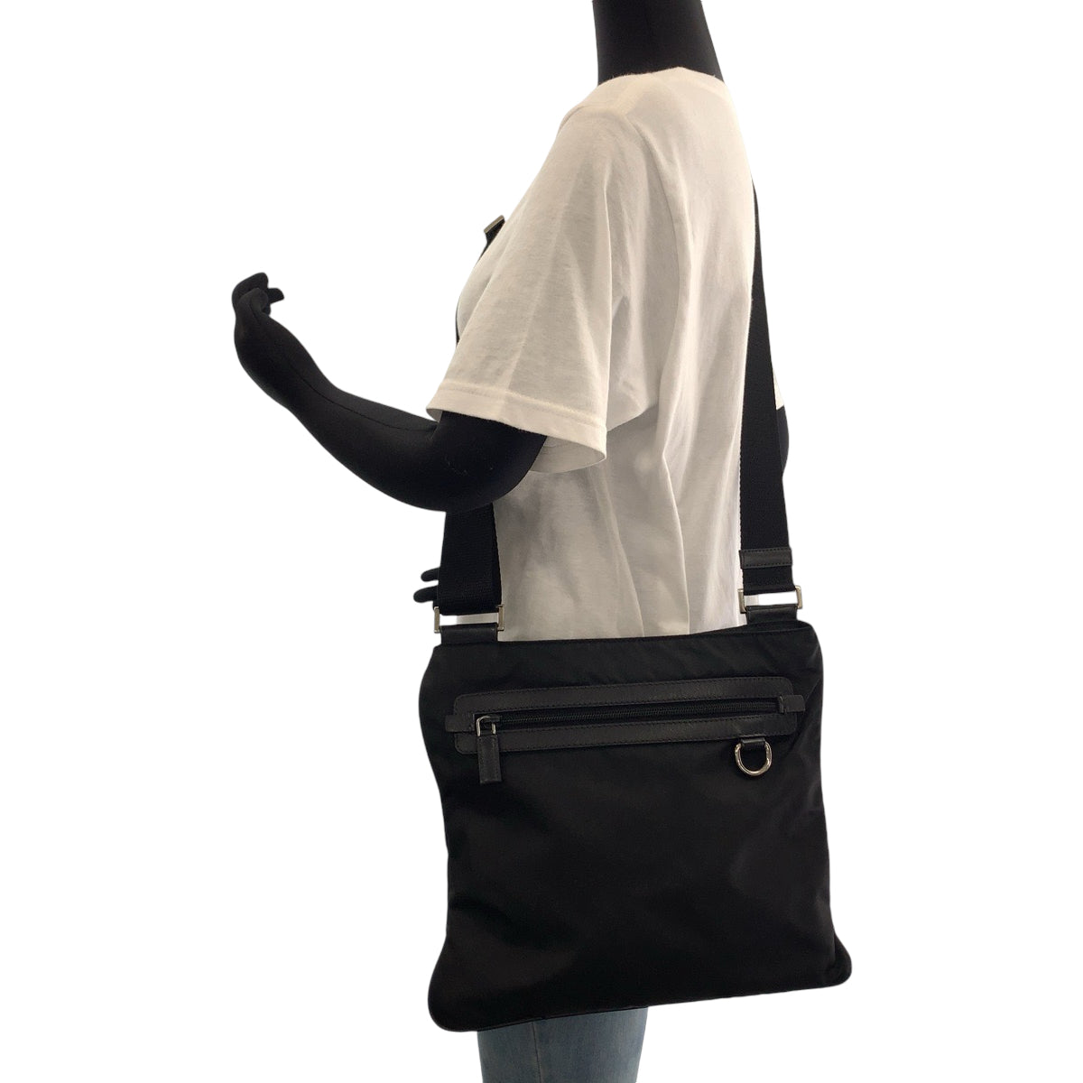 17983
PRADA プラダ テスート 三角ロゴプレート ブラック 黒 シルバー金具 ナイロン VA0340 ショルダーバッグ メッセンジャーバッグ メンズ ABP40