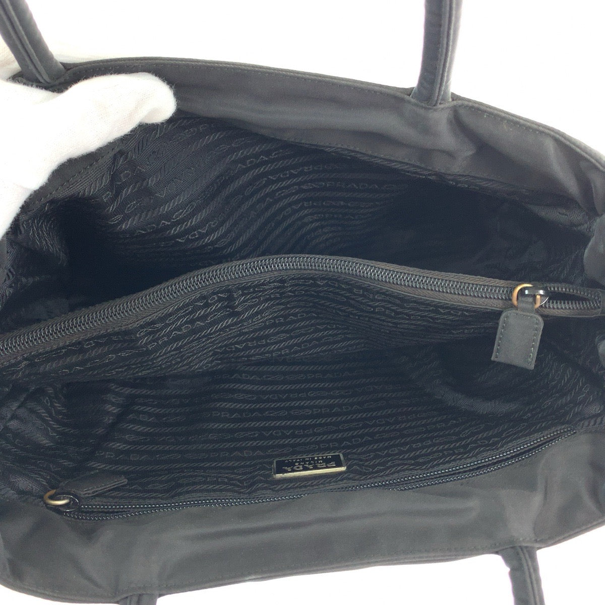 111961
PRADA プラダ テスート 三角ロゴプレート ブラック 黒 シルバー金具 ナイロン トートバッグ ハンドバッグ  レディース