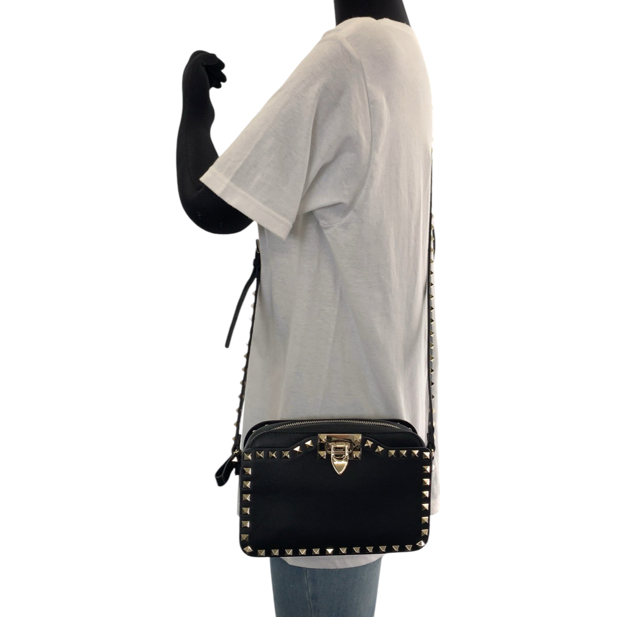 11946
Valentino ヴァレンチノ ロックスタッズ ブラック 黒 ゴールド金具 レザー ショルダーバッグ 斜め掛け ポシェット  レディース A54