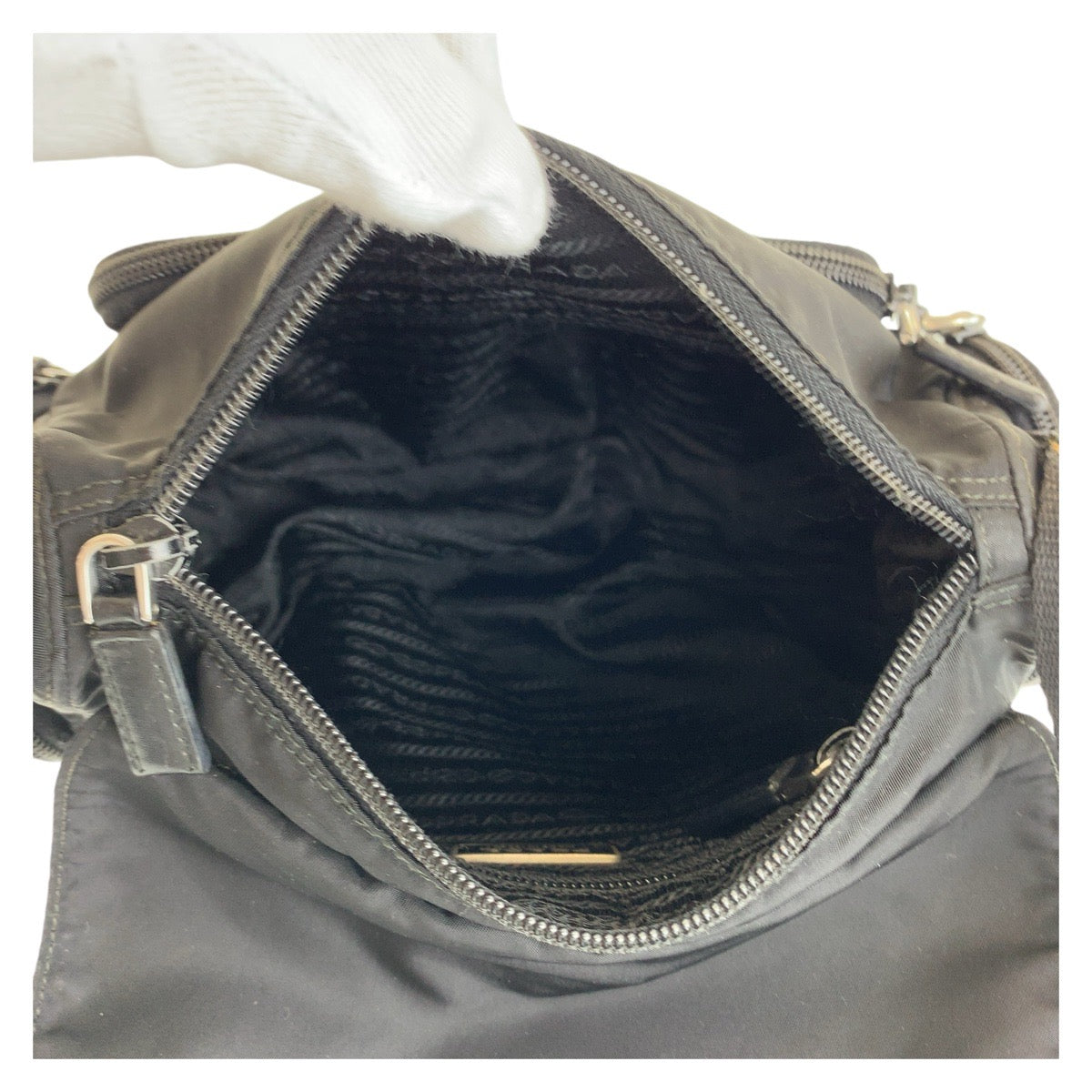 12945
PRADA プラダ テスート 三角ロゴプレート 男女兼用 ブラック 黒 シルバー金具 ナイロン / レザー 斜め掛け ショルダーバッグ メッセンジャーバッグ  メンズ