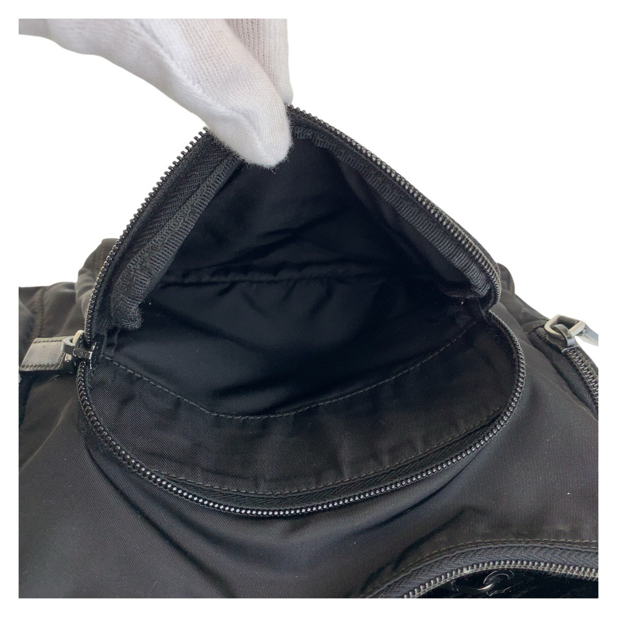 12945
PRADA プラダ テスート 三角ロゴプレート 男女兼用 ブラック 黒 シルバー金具 ナイロン / レザー 斜め掛け ショルダーバッグ メッセンジャーバッグ  メンズ