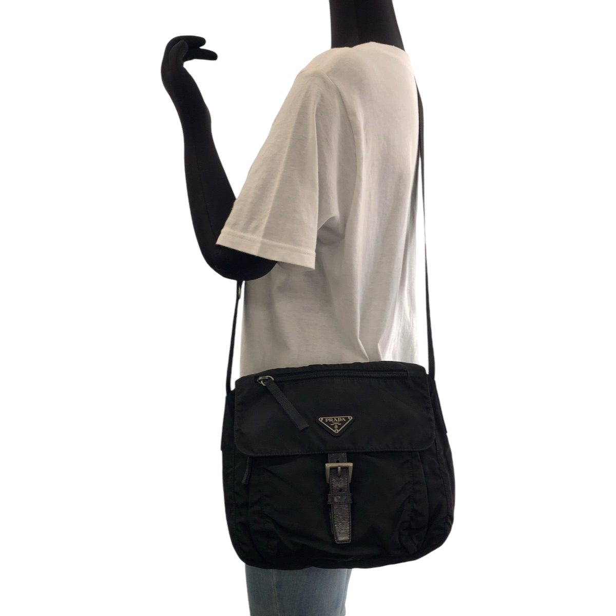 17991
PRADA プラダ テスート 三角ロゴプレート ブラック 黒 シルバー金具 ナイロン ショルダーバッグ メッセンジャーバッグ  メンズ AB40