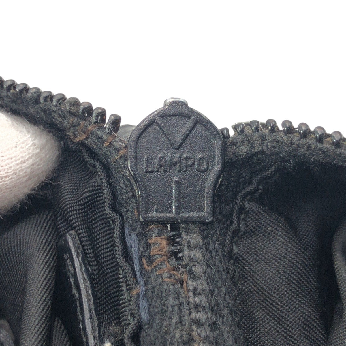 15303
PRADA プラダ テスート 三角ロゴ ブラック 黒 ナイロン ショルダーバッグ サコッシュ 男女兼用 メンズ AB32