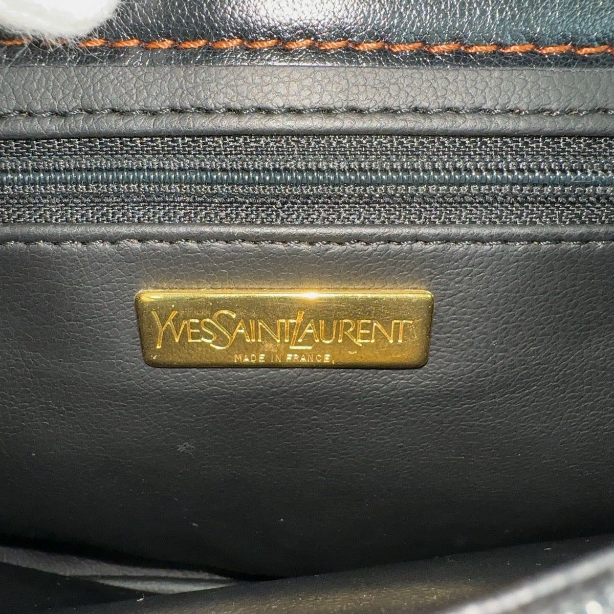 12975
YVES SAINT LAURENT イヴ サンローラン ヴィンテージ YSL カットアウト ブラック ゴールド金具 レザー 斜め掛け ショルダーバッグ ポシェット  レディース
