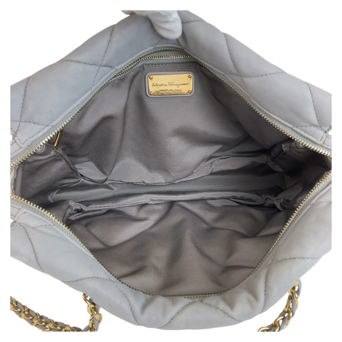11921
Salvatore Ferragamo サルヴァトーレフェラガモ ヴァラ グレー ゴールド金具 レザー 斜め掛け ショルダーバッグ メッセンジャーバッグ  レディース