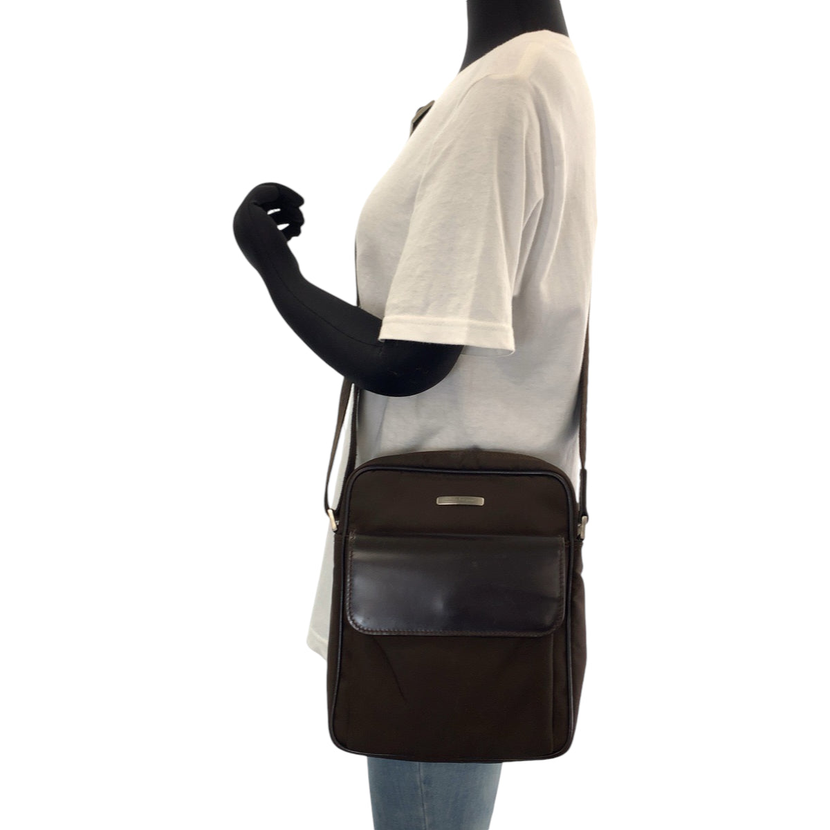 12997
Salvatore Ferragamo サルヴァトーレフェラガモ 男女兼用 ブラウン シルバー金具 キャンバス ショルダーバッグ ポシェット  メンズ