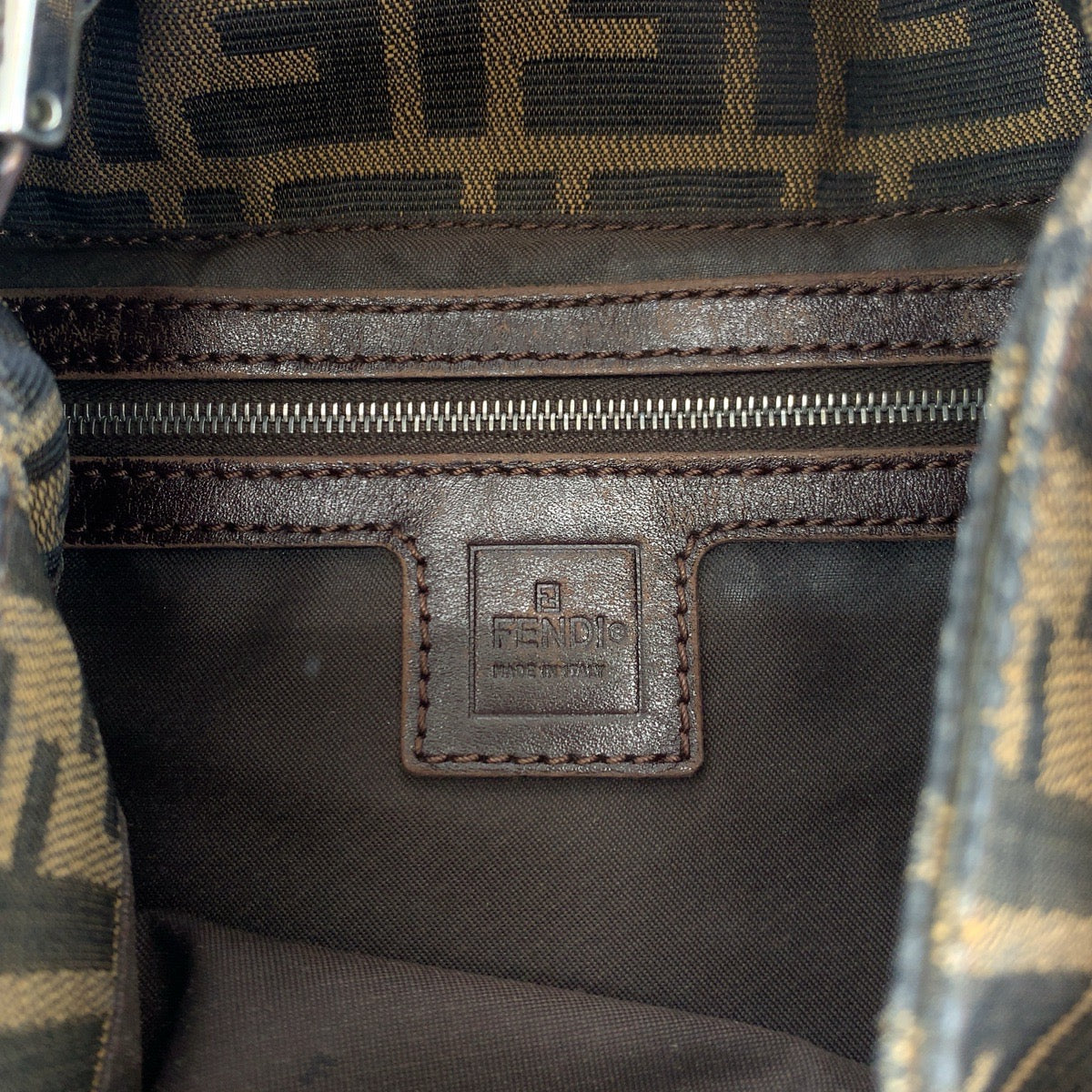 14034
FENDI フェンディ ズッカ マンマバケット ブラウン シルバー金具 キャンバス ショルダーバッグ 肩掛け  レディース