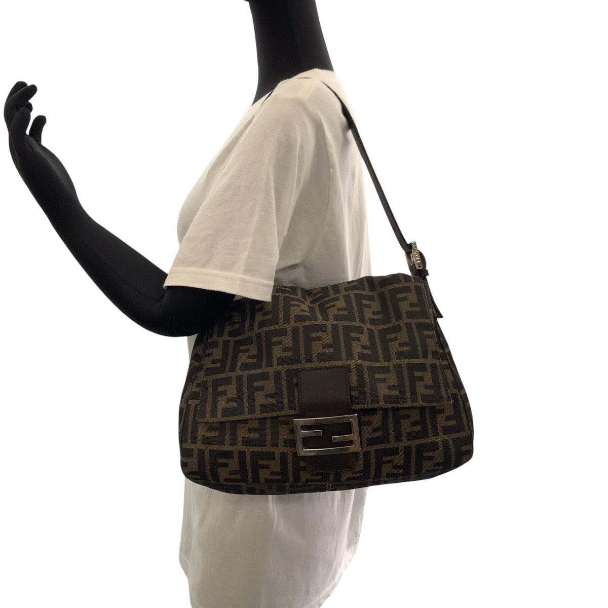 14034
FENDI フェンディ ズッカ マンマバケット ブラウン シルバー金具 キャンバス ショルダーバッグ 肩掛け  レディース