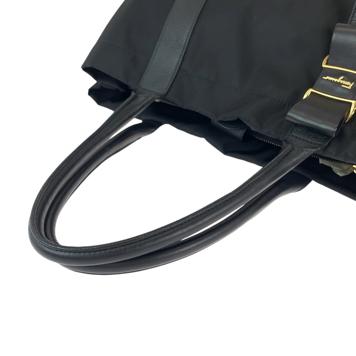 11913
Salvatore Ferragamo サルヴァトーレフェラガモ ヴァラ ブラック 黒 ゴールド金具 ナイロン GG 21D395 トートバッグ ショルダーバッグ  レディース