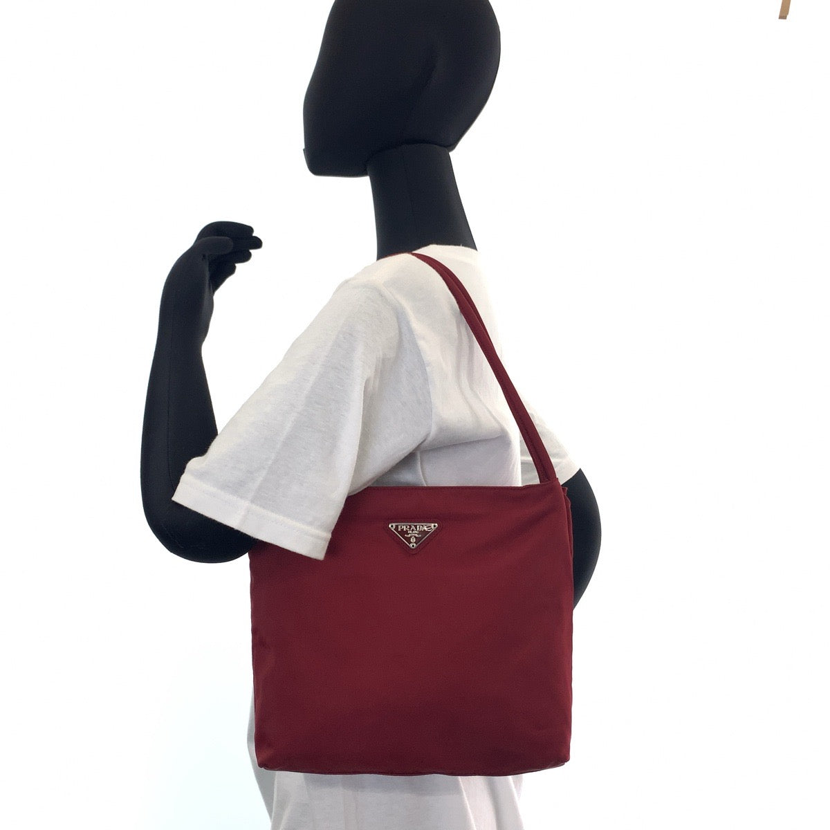 13028
PRADA プラダ テスート 三角ロゴプレート レッド シルバー金具 ナイロン トートバッグ ショルダーバッグ  レディース