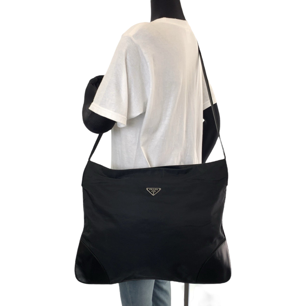 17987
PRADA プラダ テスート 三角ロゴプレート ブラック 黒 ナイロン ショルダーバッグ メッセンジャーバッグ  メンズ ABP40
