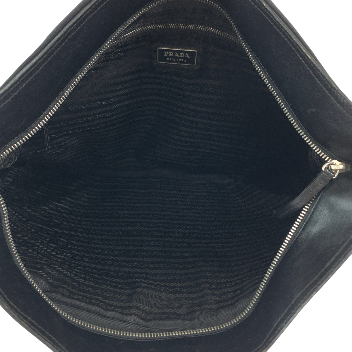 17987
PRADA プラダ テスート 三角ロゴプレート ブラック 黒 ナイロン ショルダーバッグ メッセンジャーバッグ  メンズ ABP40