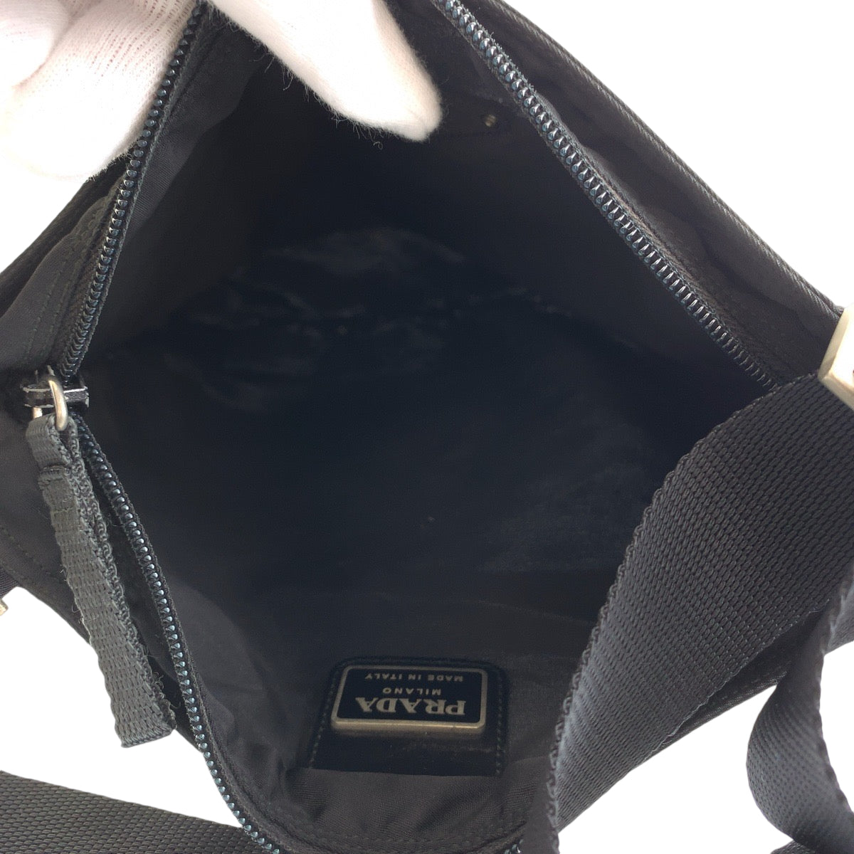 12832
PRADA プラダ テスート 三角ロゴプレート ブラック 黒 シルバー金具 ナイロン ショルダーバッグ メッセンジャーバッグ  メンズ