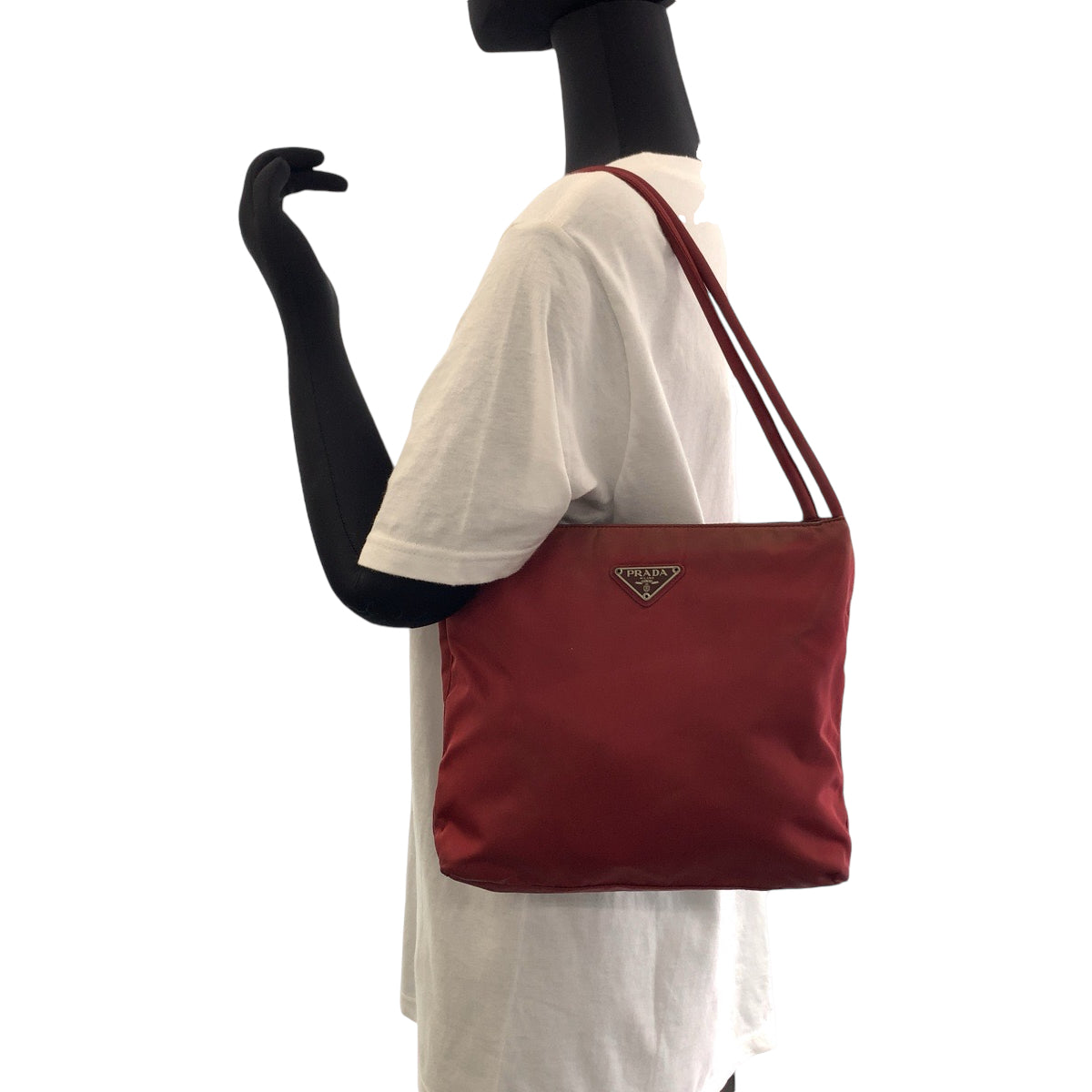 111906
PRADA プラダ テスート 三角ロゴプレート レッド シルバー金具 ナイロン トートバッグ ショルダーバッグ  レディース