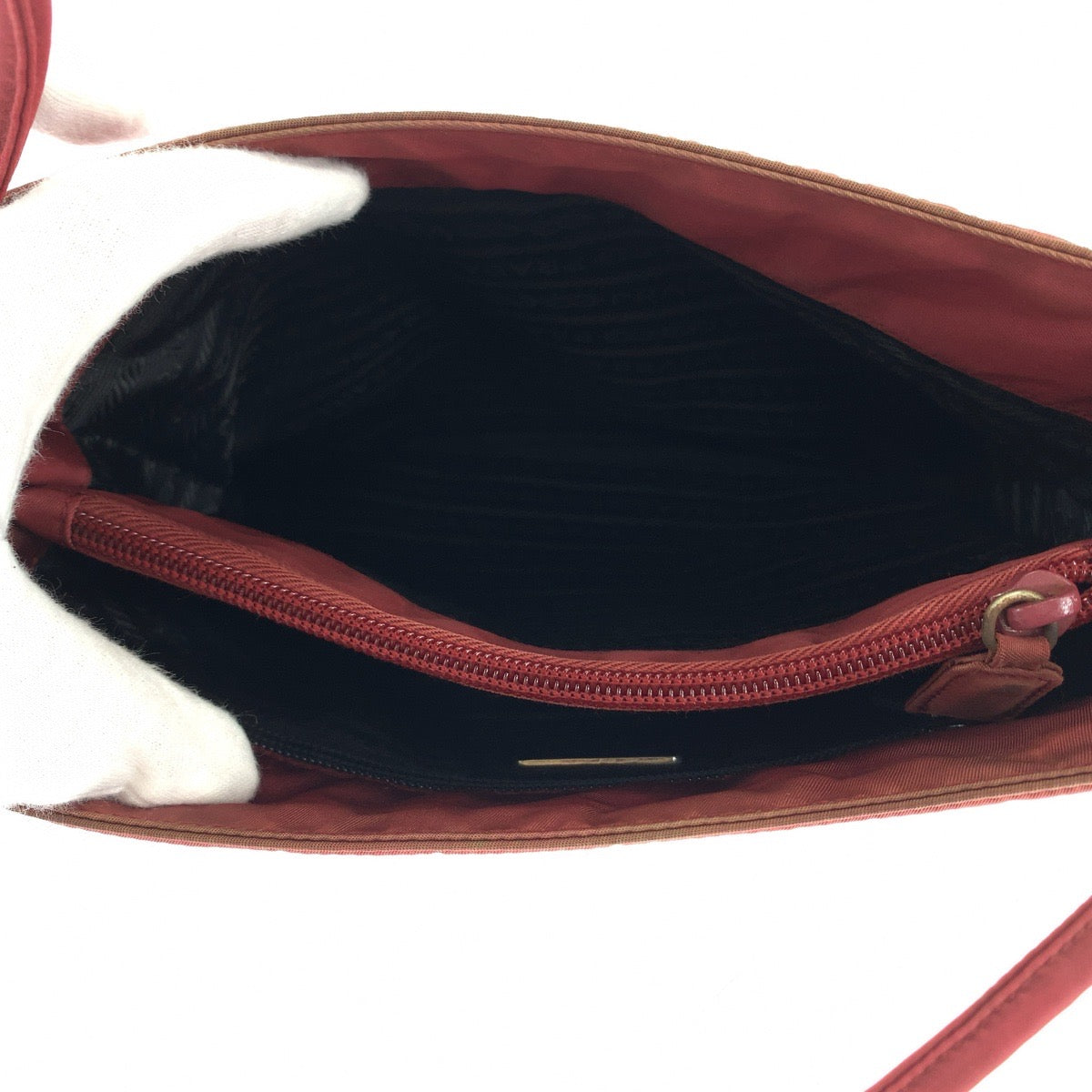 111906
PRADA プラダ テスート 三角ロゴプレート レッド シルバー金具 ナイロン トートバッグ ショルダーバッグ  レディース