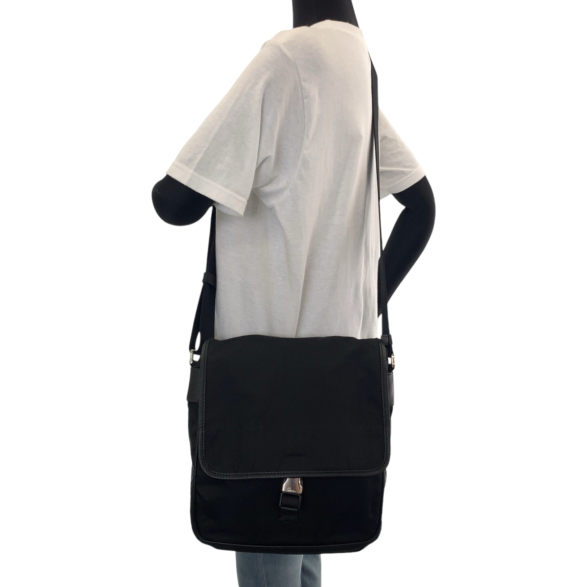 11905
PRADA プラダ テスート 三角ロゴプレート ブラック 黒 シルバー金具 ナイロン ショルダーバッグ ポシェット  メンズ