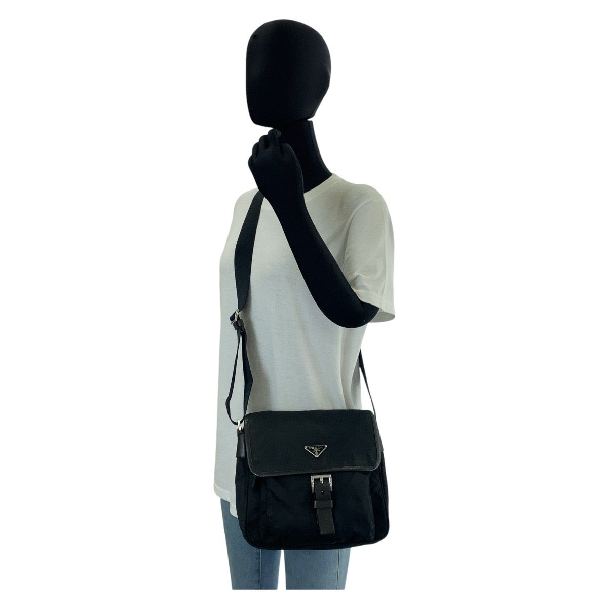 111903
PRADA プラダ テスート 三角ロゴプレート ブラック 黒 シルバー金具 ナイロン 斜め掛け ショルダーバッグ メッセンジャーバッグ  メンズ