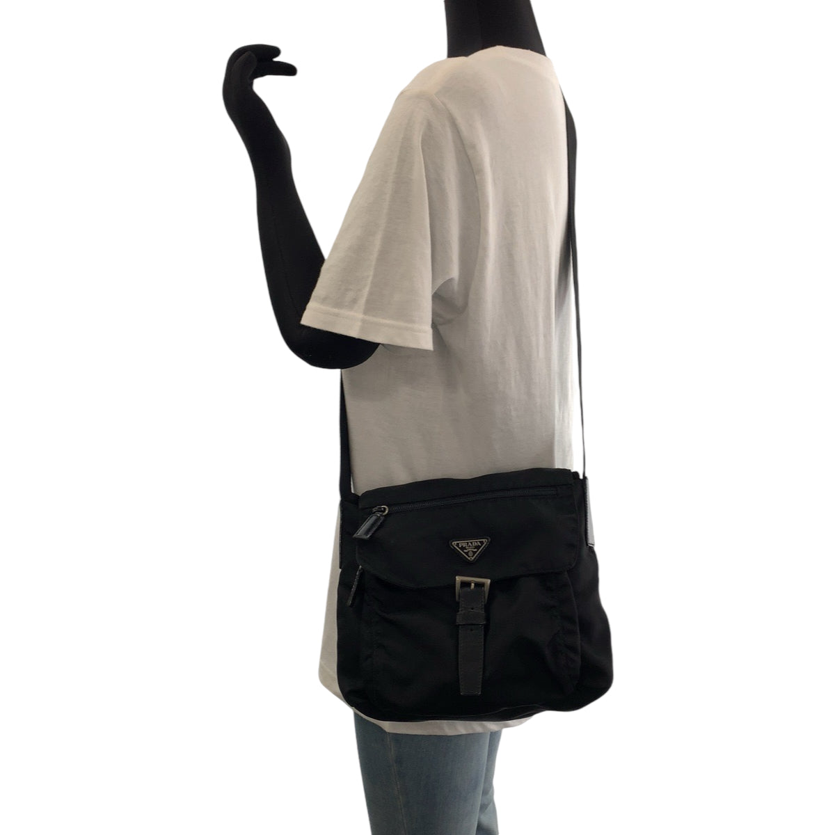 11902
PRADA プラダ テスート 三角ロゴプレート ブラック 黒 シルバー金具 ナイロン BT8994 ショルダーバッグ メッセンジャーバッグ  レディース
