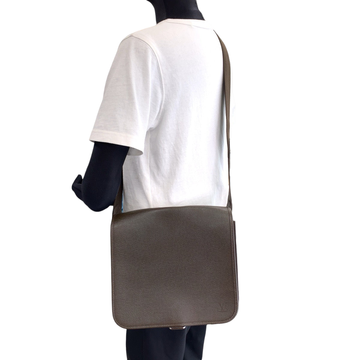13037
LOUIS VUITTON ルイヴィトン タイガ アンドレ グリズリ ブラウン シルバー金具 タイガ M32488 ショルダーバッグ メッセンジャーバッグ  メンズ ABP55