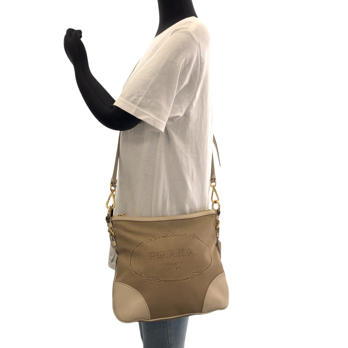 11892
PRADA プラダ ロゴジャガード ベージュ アイボリー ゴールド金具 キャンバス ショルダーバッグ メッセンジャーバッグ  レディース
