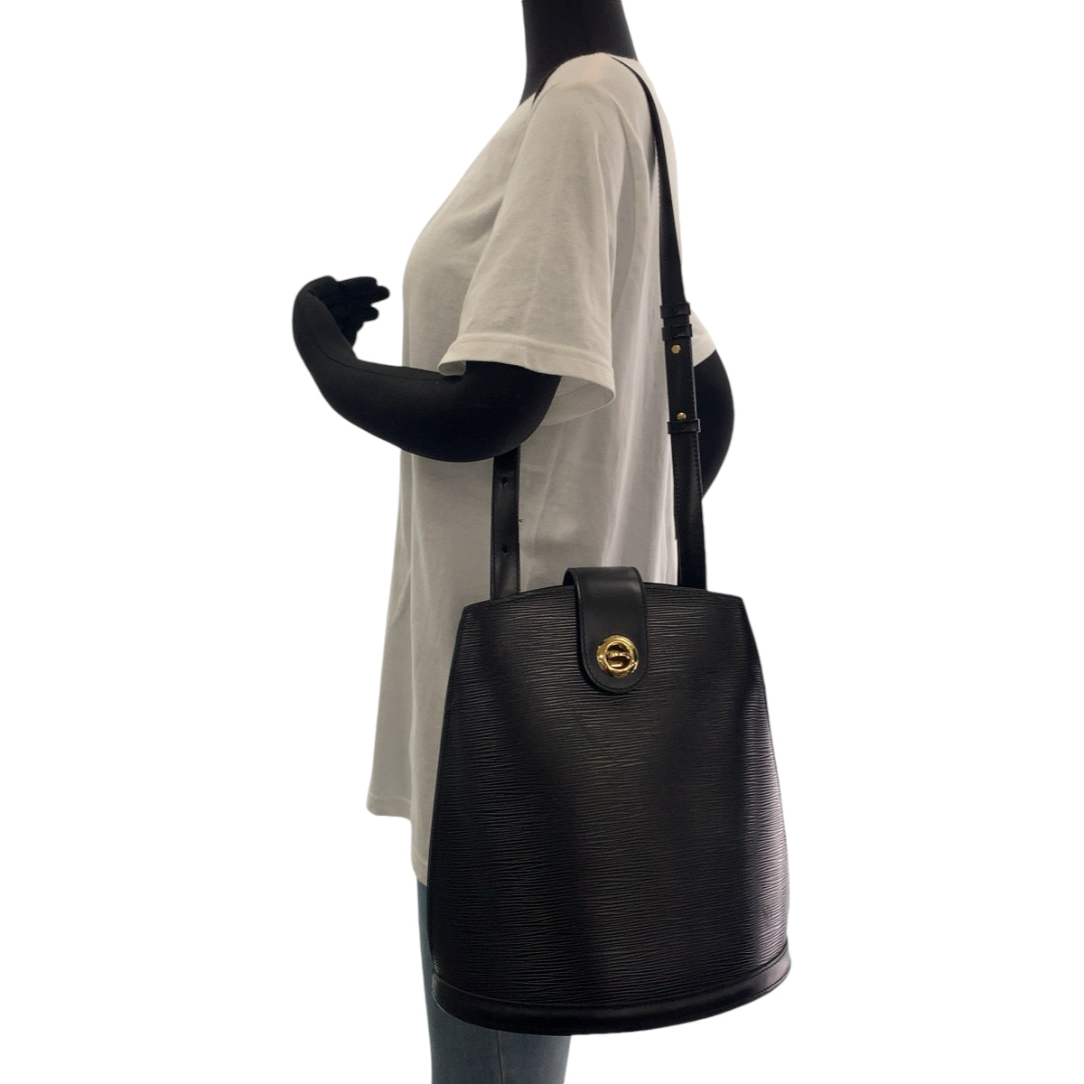 11883
LOUIS VUITTON ルイヴィトン エピ クリュニー ノワール ブラック 黒 ゴールド金具 エピレザー M52252 ショルダーバッグ 肩掛け  レディース