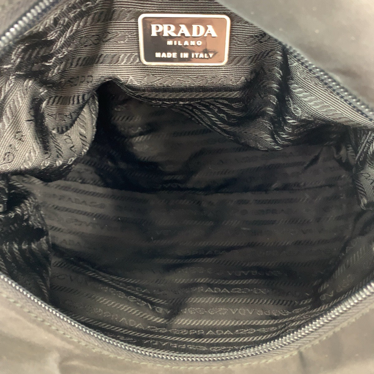 11867
PRADA プラダ テスート 三角ロゴプレート ブラック 黒 シルバー金具 ナイロン トートバッグ ショルダーバッグ  レディース
