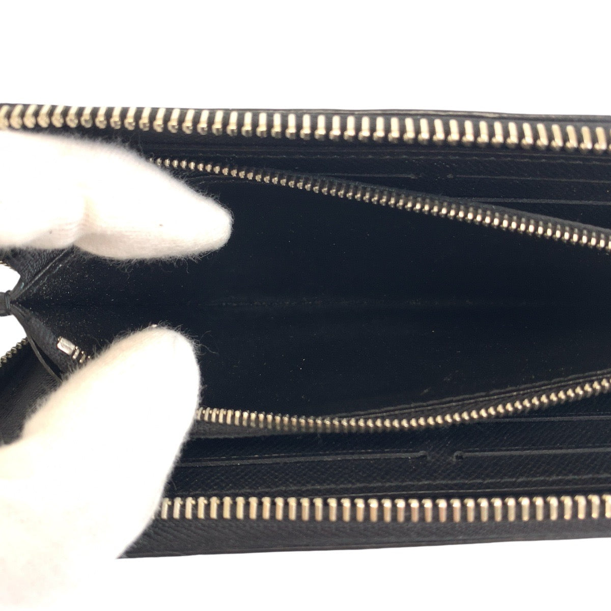 11858
LOUIS VUITTON ルイヴィトン エピ ポルトフォイユ クレマンス ノワール ブラック 黒 シルバー金具 レザー M60915 長財布 ラウンドファスナー  メンズ