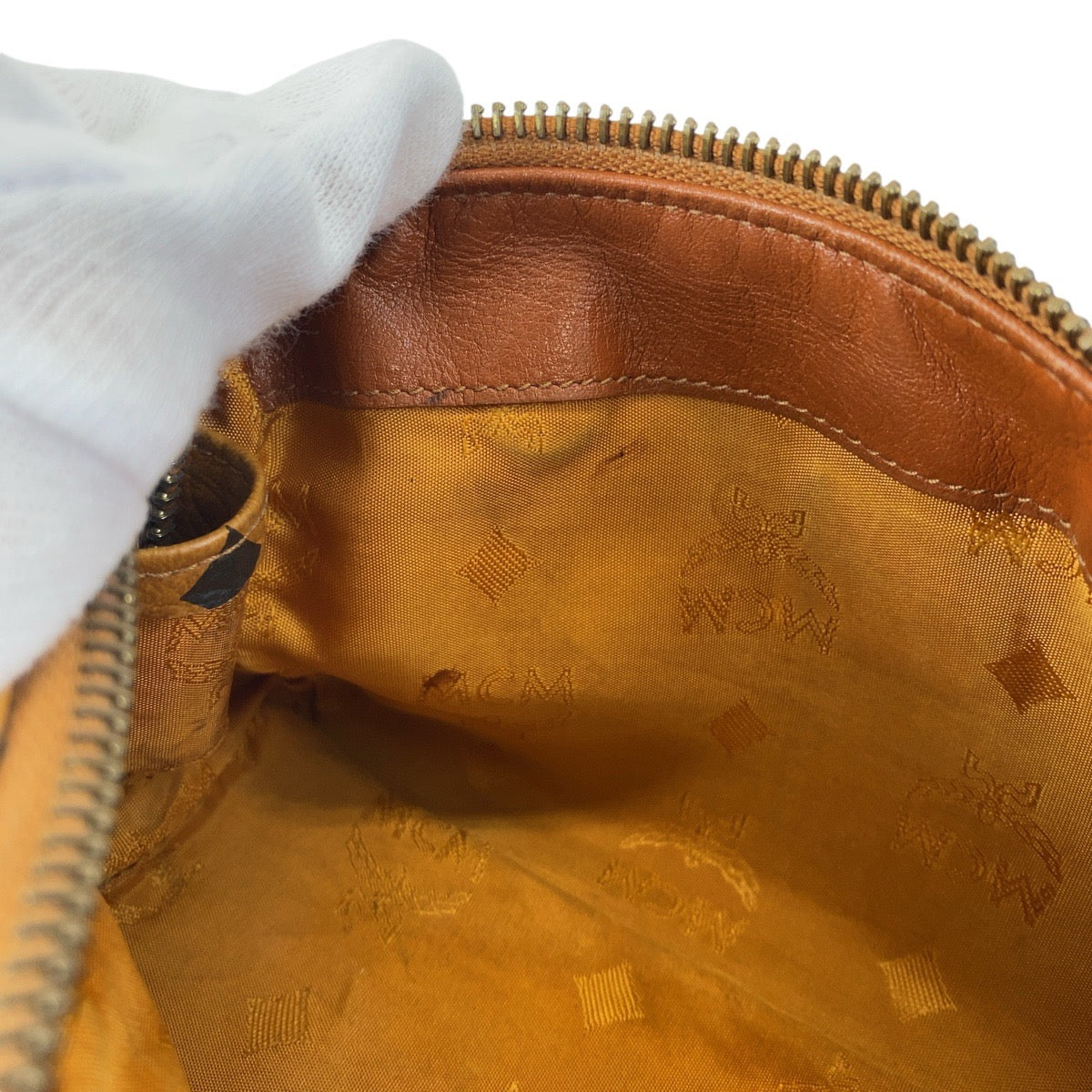 111857
MCM エム シー エム ヴィンテージ ヴィセトス コニャック ブラウン ゴールド金具 レザー 斜め掛け ショルダーバッグ ハンドバッグ 2way  レディース