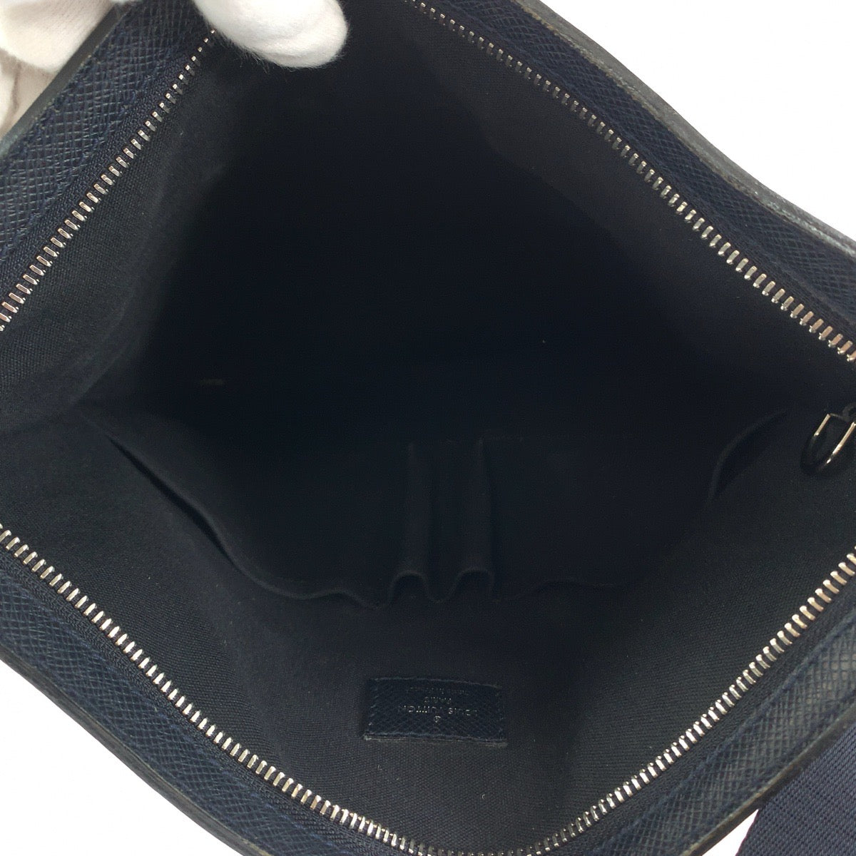 11850
LOUIS VUITTON ルイヴィトン タイガ サシャ ネイビー シルバー金具 タイガ M32712 ショルダーバッグ メッセンジャーバッグ  メンズ