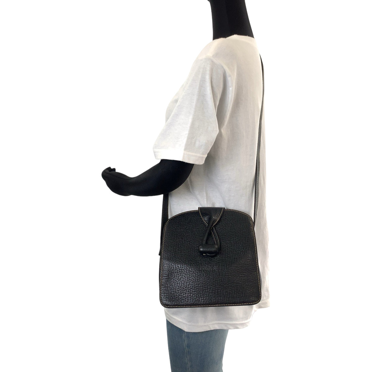 13070
LOEWE ロエベ ヴィンテージ トグル ロゴ型押し ブラック 黒 ゴールド金具 レザー ショルダーバッグ 斜め掛け  レディース