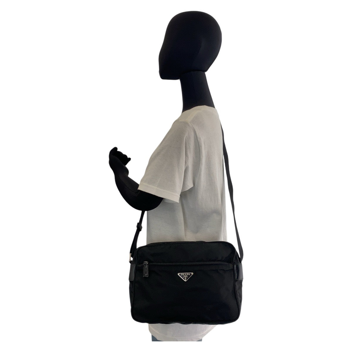13085
PRADA プラダ テスート 三角ロゴプレート 男女兼用 ブラック 黒 シルバー金具 ナイロン 斜め掛け ショルダーバッグ メッセンジャーバッグ  メンズ