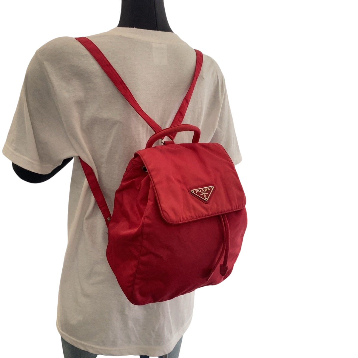 13090
PRADA プラダ テスート 三角ロゴプレート レッド シルバー金具 ナイロン バックパック リュックサック  レディース