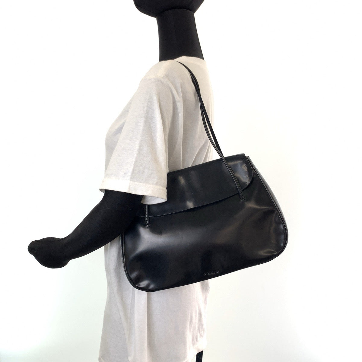 12814
PRADA プラダ ロゴ型押し ブラック 黒 レザー トートバッグ ショルダーバッグ  レディース