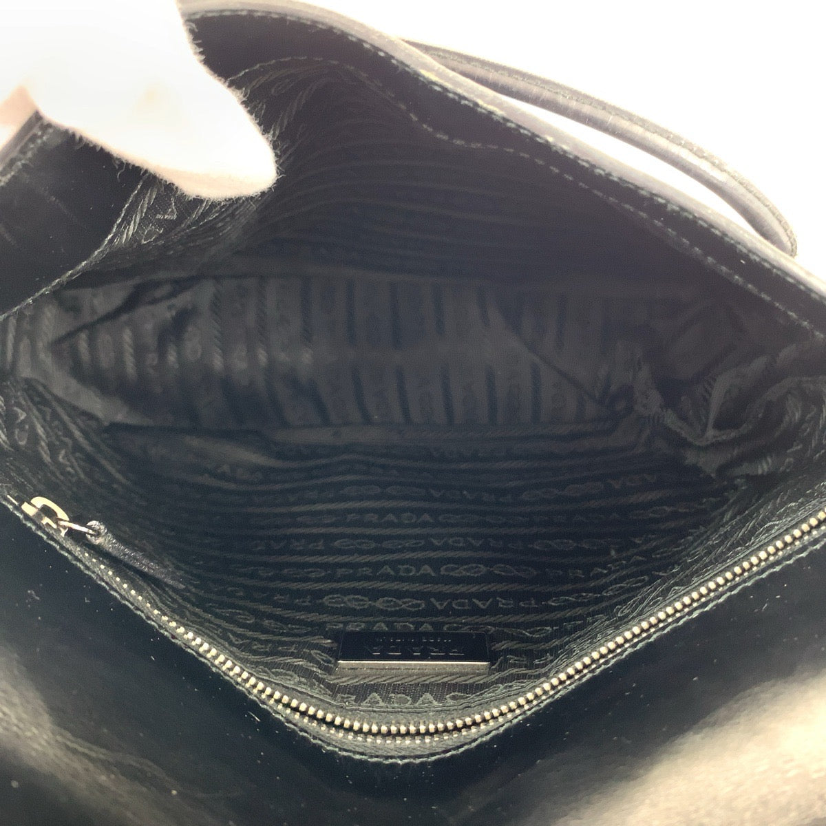 12814
PRADA プラダ ロゴ型押し ブラック 黒 レザー トートバッグ ショルダーバッグ  レディース
