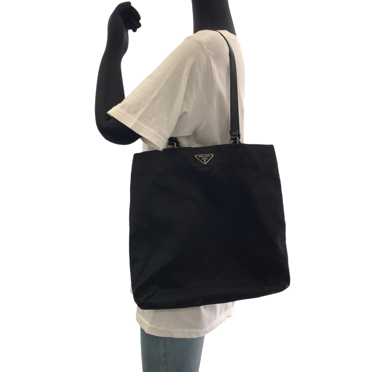 13092
PRADA プラダ テスート 三角ロゴプレート ブラック 黒 シルバー金具 ナイロン B11213 トートバッグ ショルダーバッグ  レディース