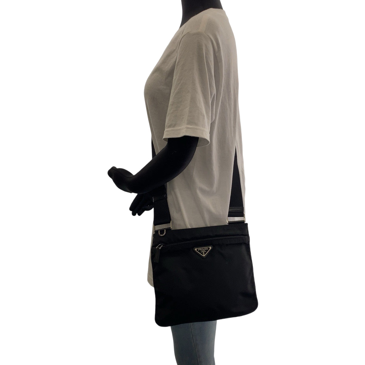 12813
PRADA プラダ テスート 三角ロゴプレート ブラック 黒 シルバー金具 ナイロン ショルダーバッグ ポシェット  メンズ