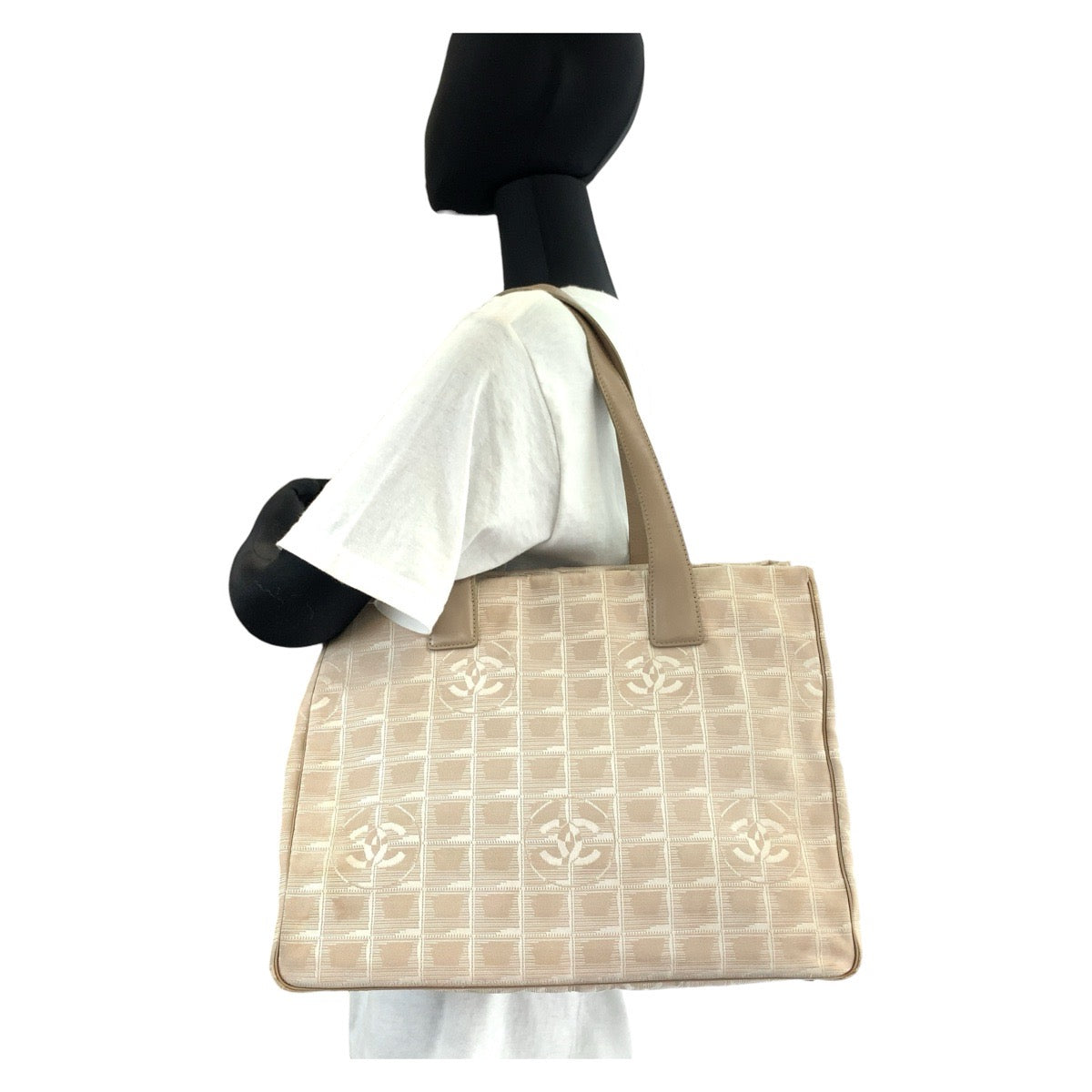 13113
CHANEL シャネル ニュートラベルライン ニュートラトートMM ベージュ ゴールド金具 ナイロン / レザー トートバッグ ショルダーバッグ  レディース