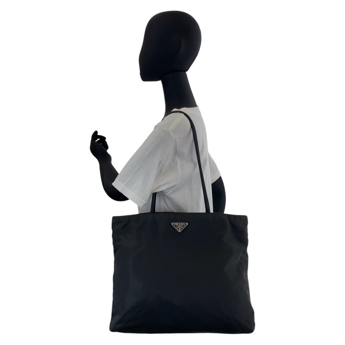 12812
PRADA プラダ テスート 三角ロゴプレート ブラック 黒 シルバー金具 ナイロン トートバッグ ショルダーバッグ  レディース