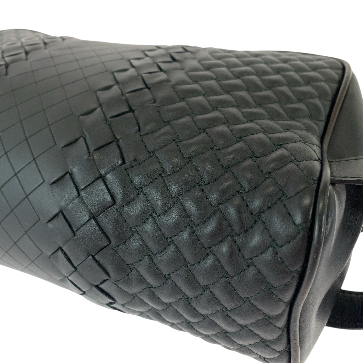 13122
BOTTEGAVENETA ボッテガヴェネタ イントレチャート トイレタリー ブラック 黒 シルバー金具 レザー セカンドバッグ クラッチバッグ  メンズ