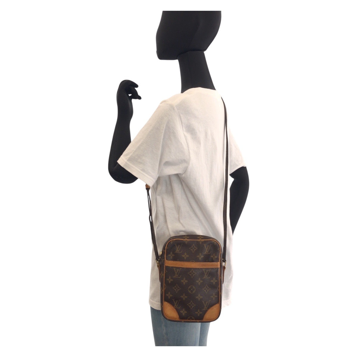 13130
LOUIS VUITTON ルイヴィトン モノグラム ダヌーブ ブラウン ゴールド金具 PVC / レザー M45266 斜め掛け ショルダーバッグ ポシェット  レディース