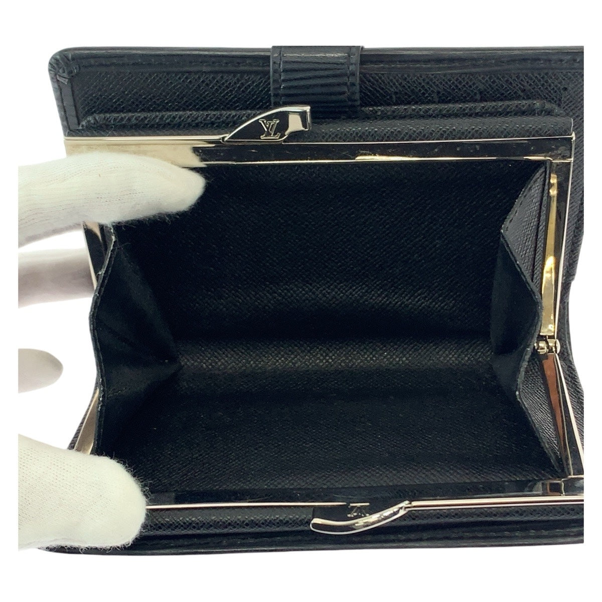 12793
LOUIS VUITTON ルイヴィトン エピ ポルトモネ ヴィエノワ ブラック シルバー金具 レザー M63242 折財布 コンパクトウォレット  レディース